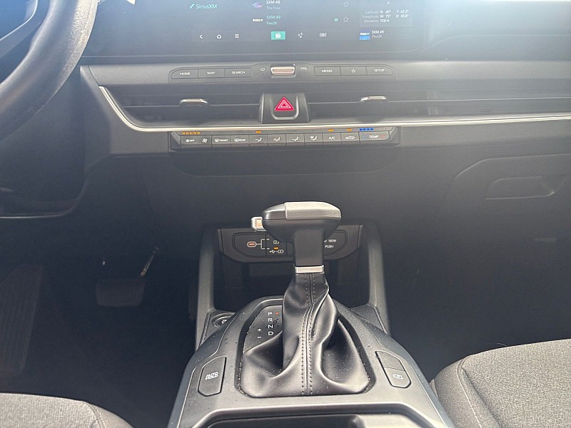 2025 Kia K4 photo 10 of 27