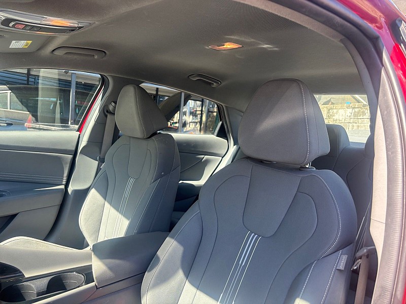 2023 Hyundai Elantra SEL IVT Red at Royal Car Center