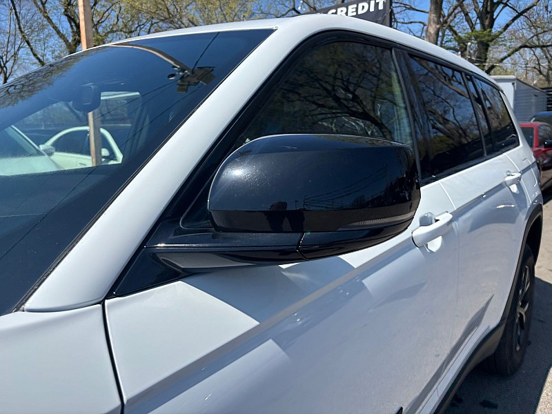 2024 Jeep Grand Cherokee L Altitude 4x4 White at Royal Car Center
