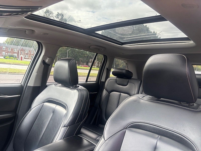2024 Jeep Grand Cherokee 4xe photo 28 of 29