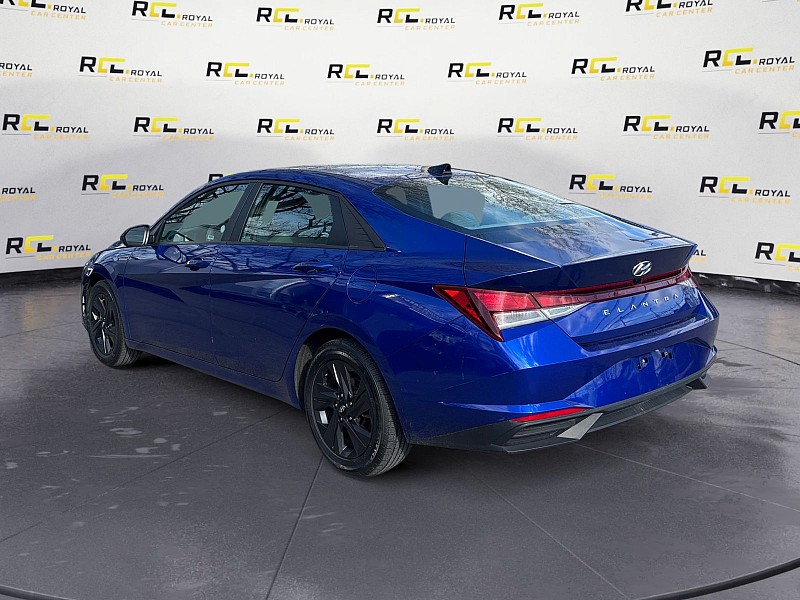 2023 Hyundai Elantra SEL IVT - 2