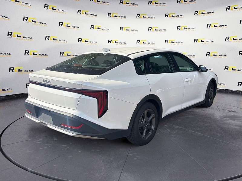 2025 Kia K4 photo 4 of 27