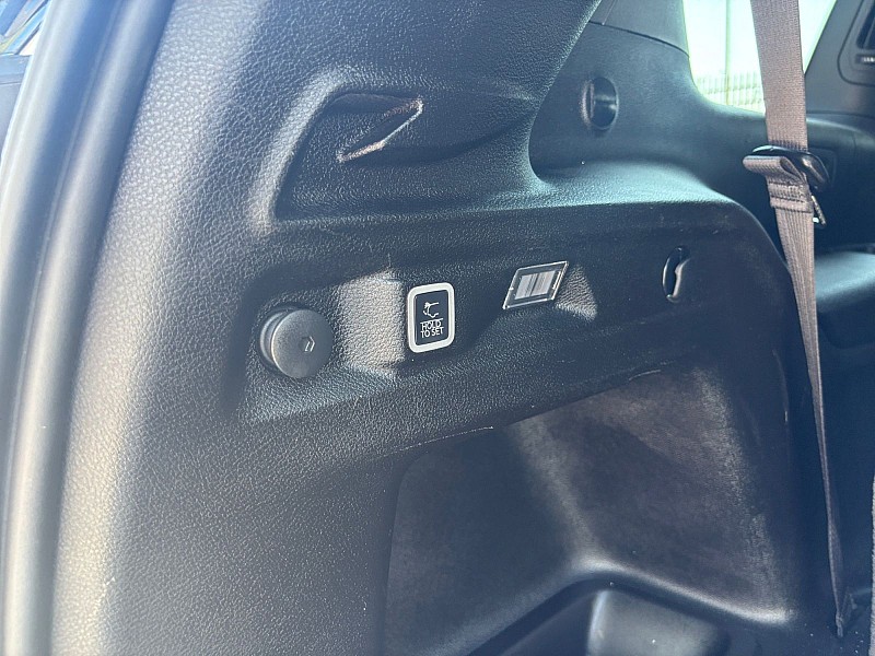 2024 Jeep Grand Cherokee L Altitude 4x4 White at Royal Car Center