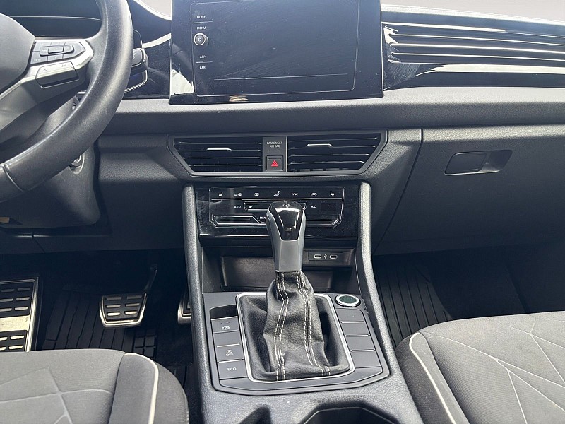2025 Volkswagen Jetta photo 11 of 30