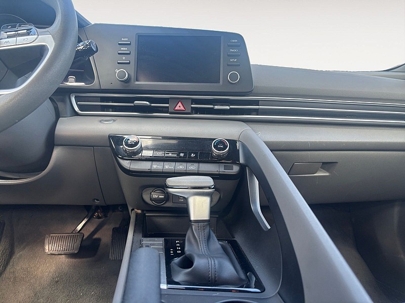 2023 Hyundai Elantra SEL IVT - 10