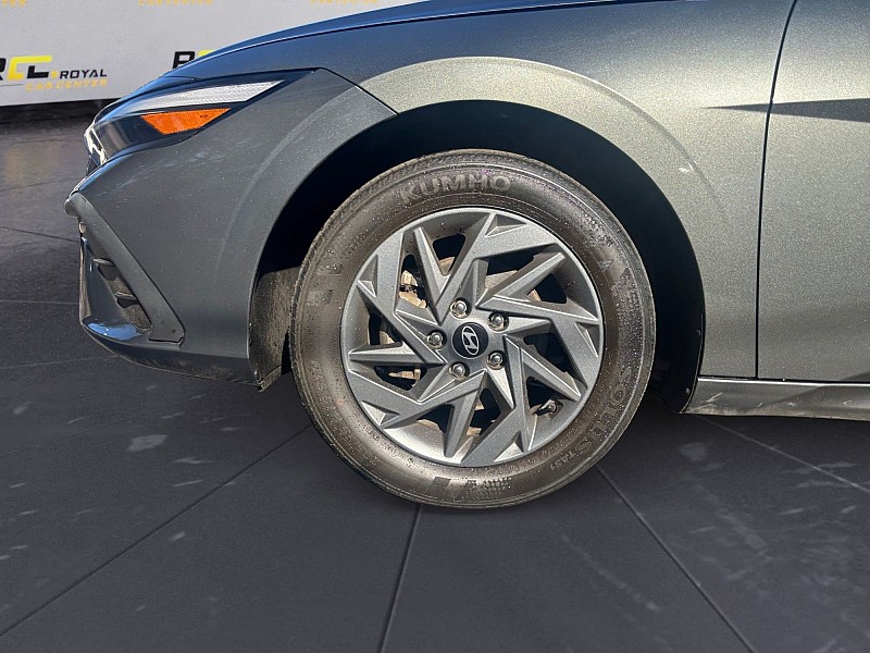 2024 Hyundai Elantra SEL IVT Gray at Royal Car Center