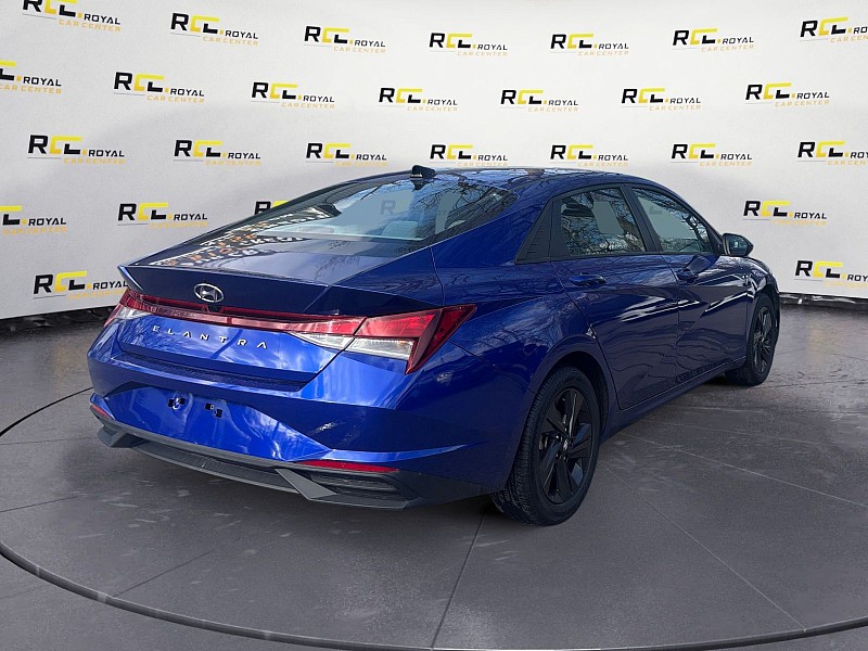 2023 Hyundai Elantra SEL IVT - 4