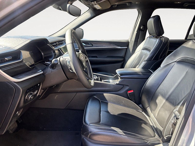 2024 Jeep Grand Cherokee 4xe photo 9 of 31