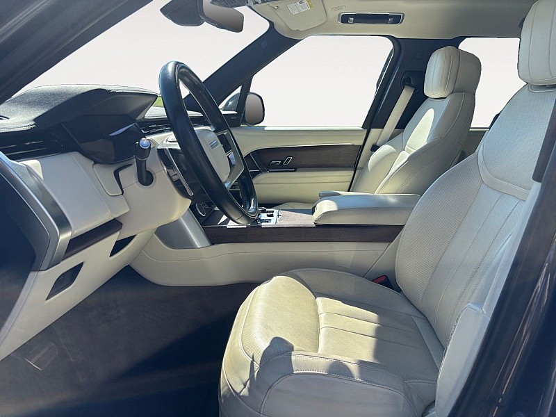 2023 Land Rover Range Rover photo 9 of 39