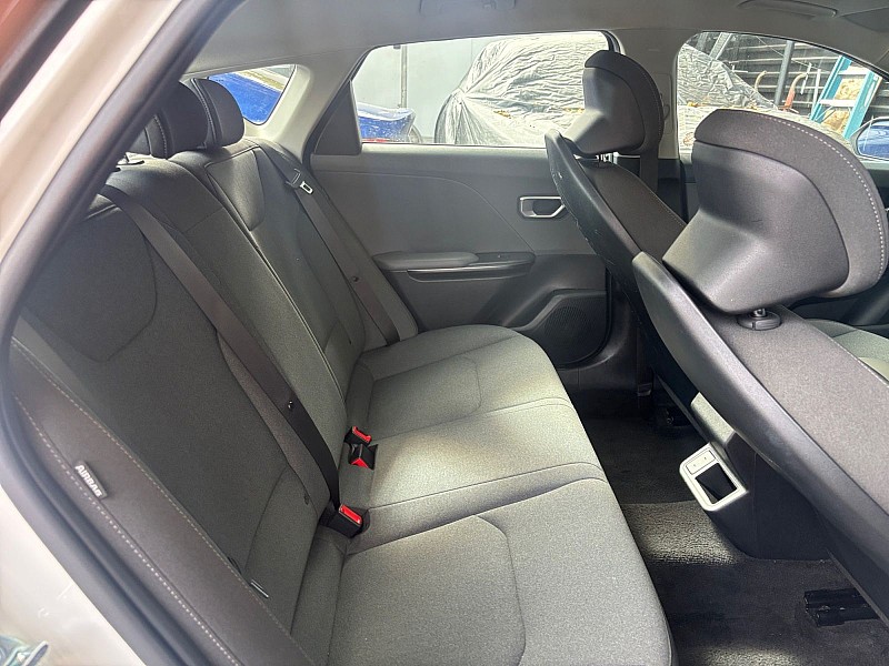 2025 Kia K4 photo 23 of 27