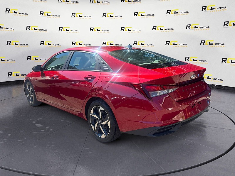 2023 Hyundai Elantra SEL IVT Red at Royal Car Center