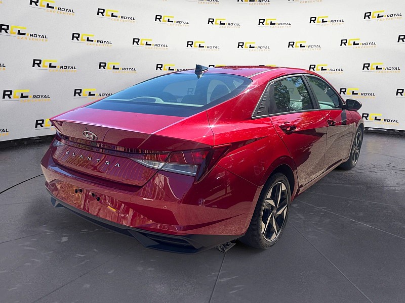 2023 Hyundai Elantra SEL IVT Red at Royal Car Center