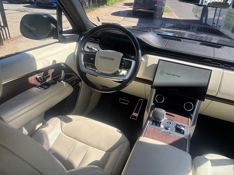 2023 Land Rover Range Rover photo 34 of 39