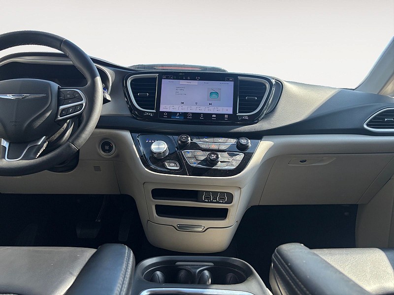 2023 Chrysler Pacifica Touring L FWD - 8