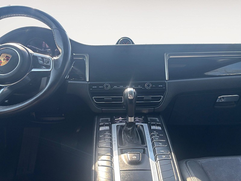 2020 Porsche Macan 4d SUV AWD - 10