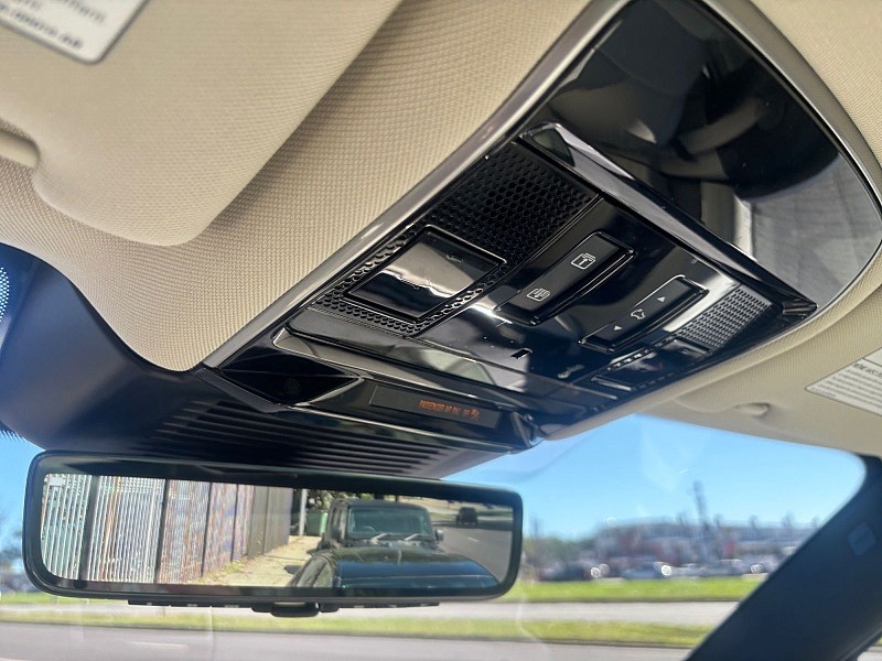 2023 Land Rover Range Rover photo 16 of 39