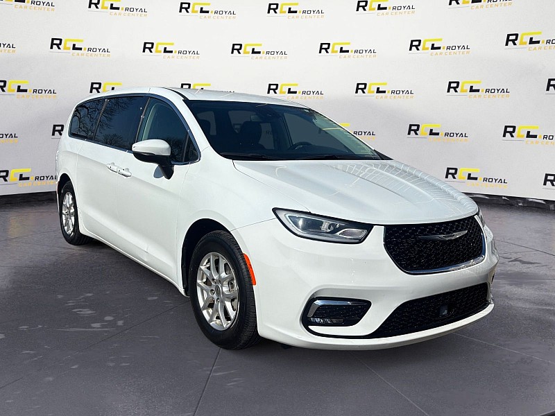 2023 Chrysler Pacifica Touring L FWD - 5