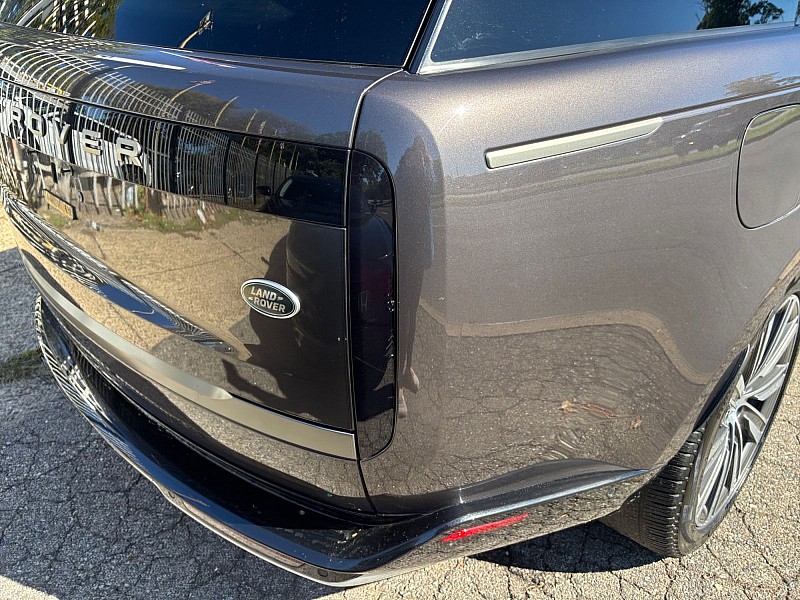 2023 Land Rover Range Rover photo 21 of 39