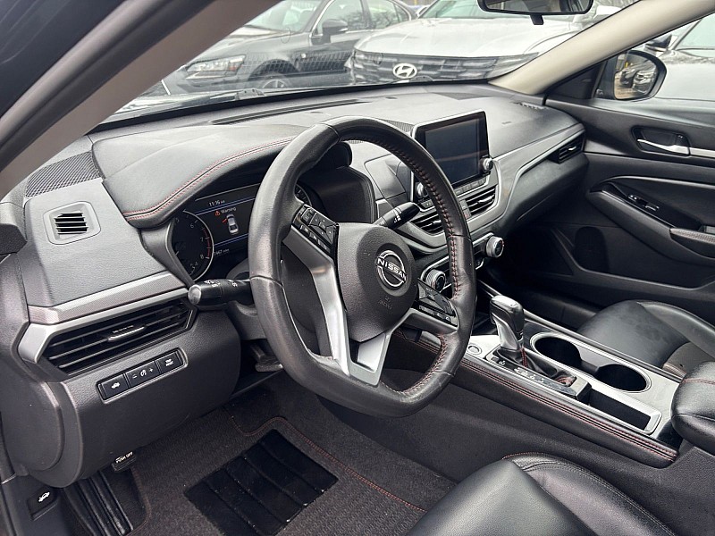 2024 Nissan Altima 2.5 SR Sedan Black at Royal Car Center