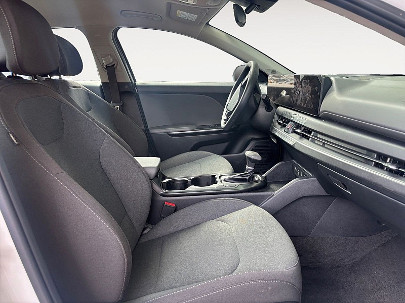 2025 Kia K4 photo 14 of 27