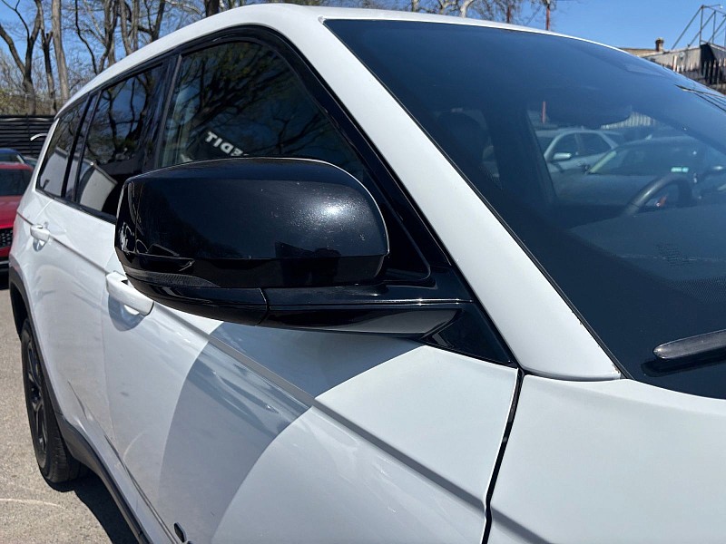 2024 Jeep Grand Cherokee L Altitude 4x4 White at Royal Car Center