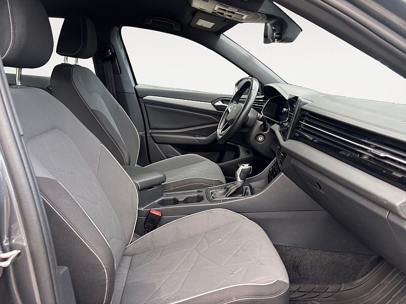 2025 Volkswagen Jetta photo 15 of 30