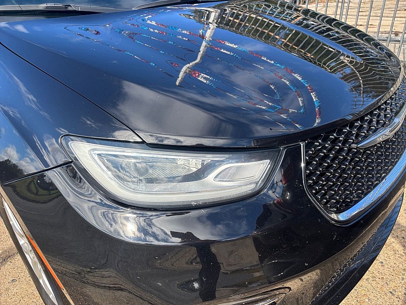 2024 Chrysler Pacifica photo 23 of 35