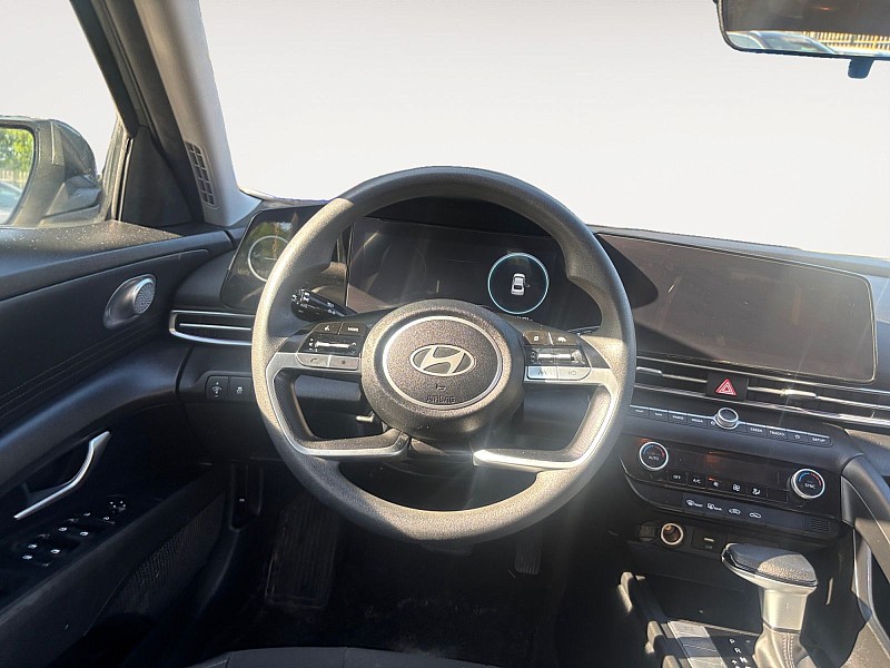 2024 Hyundai Elantra SEL IVT - 11