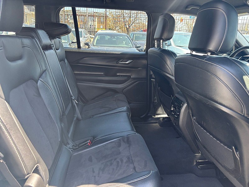 2024 Jeep Grand Cherokee L Altitude 4x4 White at Royal Car Center