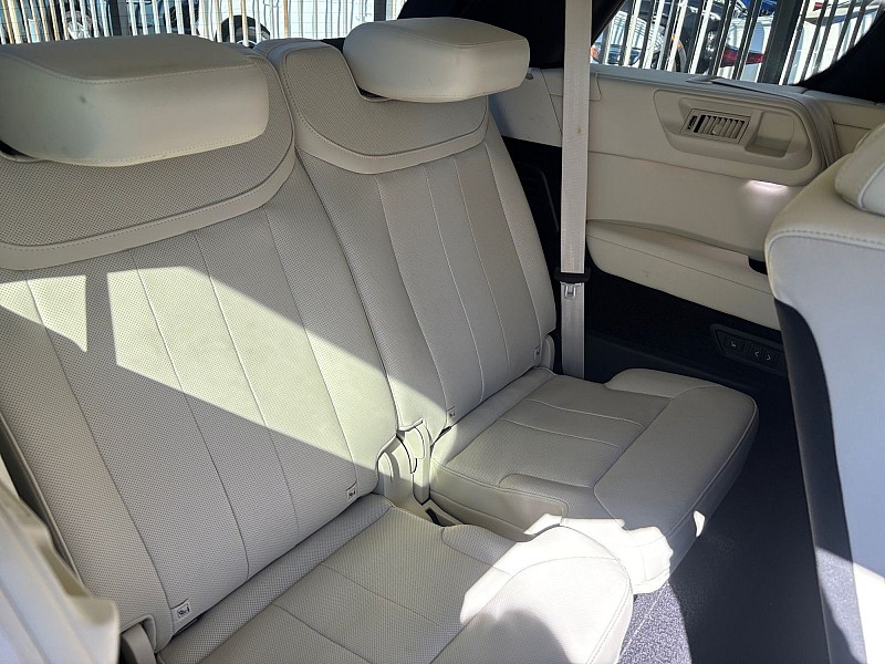 2023 Land Rover Range Rover photo 23 of 39