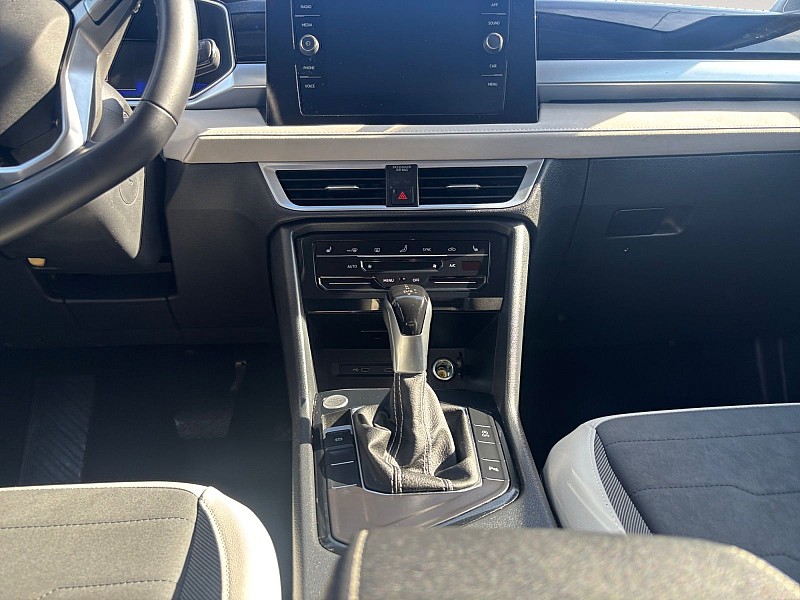 2025 Volkswagen Taos SE FWD - 10