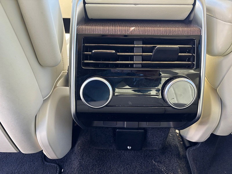 2023 Land Rover Range Rover photo 17 of 39