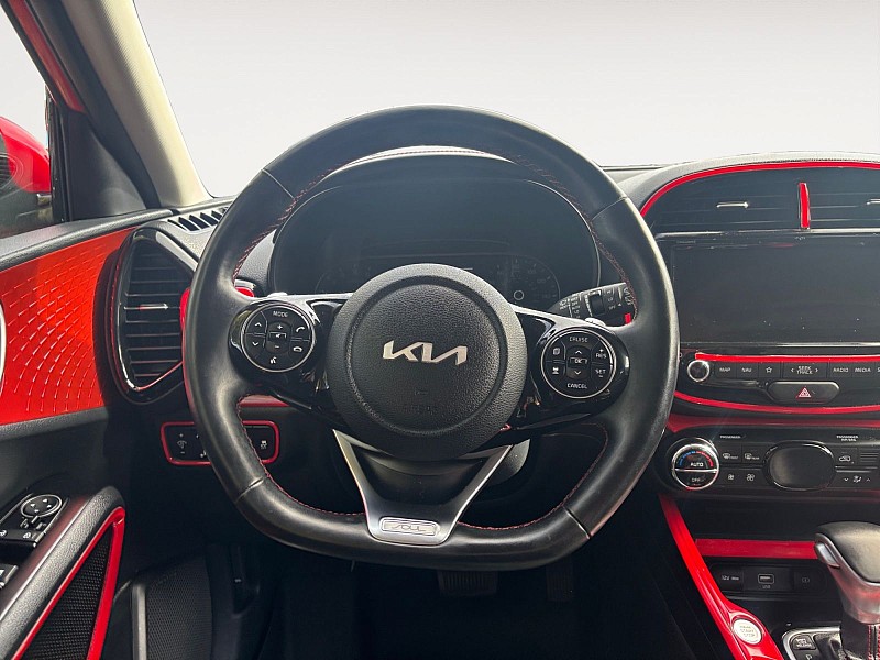 2022 Kia Soul photo 12 of 30
