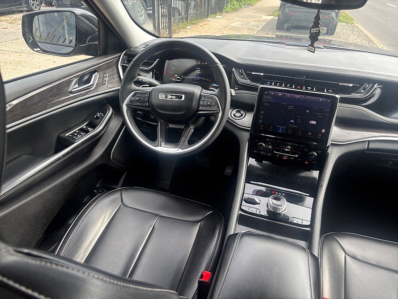 2024 Jeep Grand Cherokee 4xe photo 27 of 29
