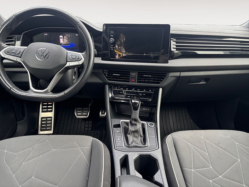 2025 Volkswagen Jetta photo 10 of 30