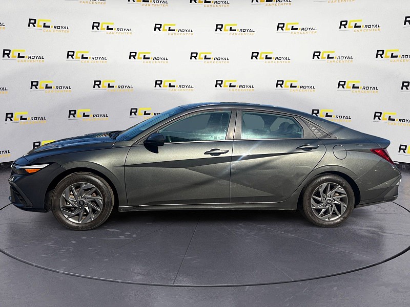 2024 Hyundai Elantra SEL IVT - 1