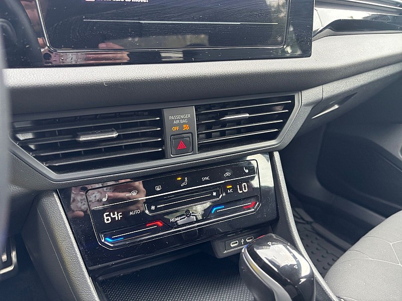 2025 Volkswagen Jetta photo 18 of 30