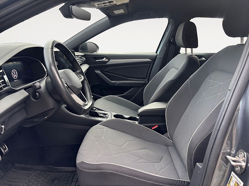 2025 Volkswagen Jetta photo 9 of 30