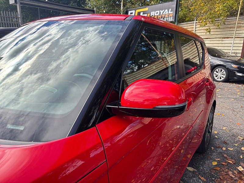 2022 Kia Soul photo 17 of 30