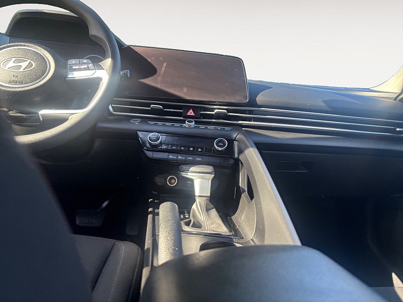2024 Hyundai Elantra SEL IVT - 10