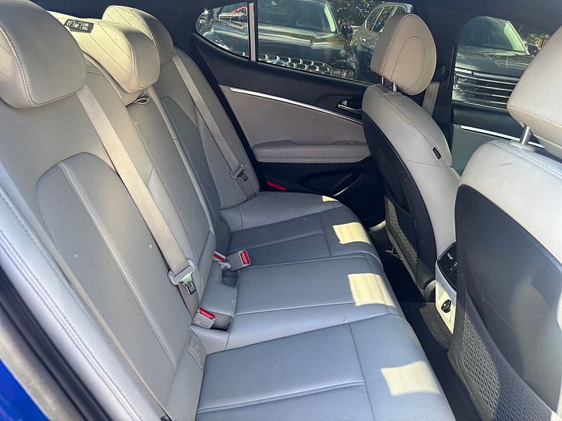 2022 Genesis G70 photo 23 of 28