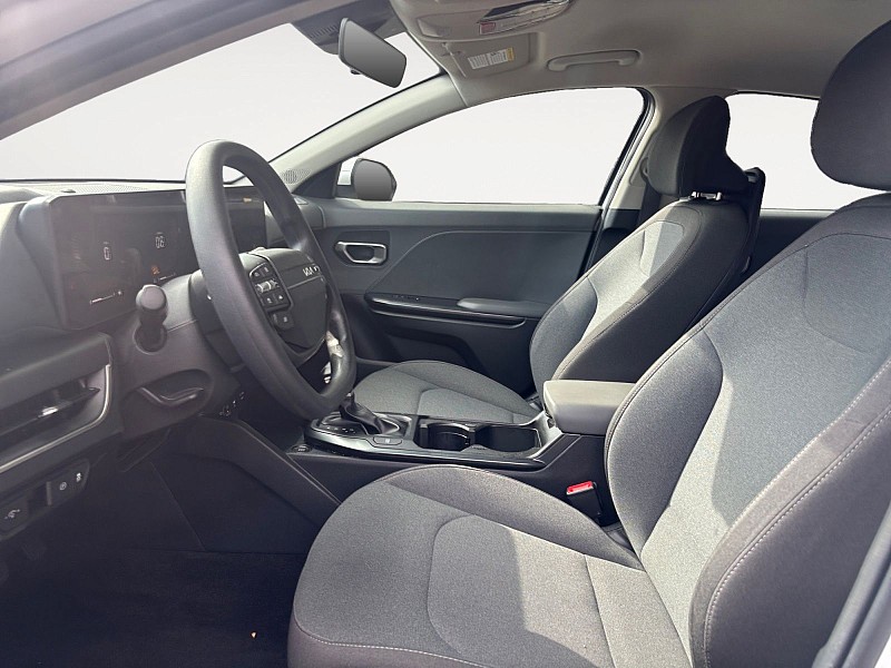 2025 Kia K4 photo 8 of 27