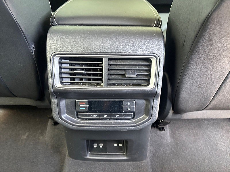 2025 Volkswagen Atlas photo 23 of 30