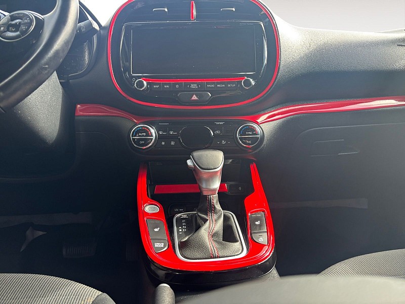 2022 Kia Soul photo 11 of 30