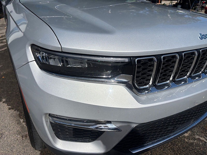 2024 Jeep Grand Cherokee 4xe photo 21 of 31