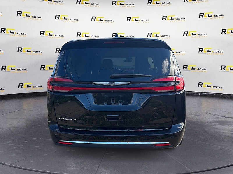 2024 Chrysler Pacifica photo 4 of 35
