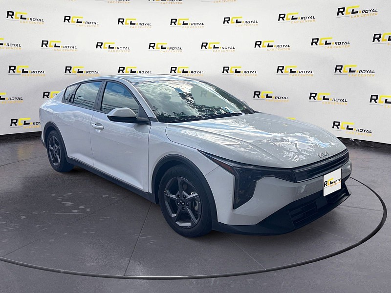 2025 Kia K4 photo 6 of 27