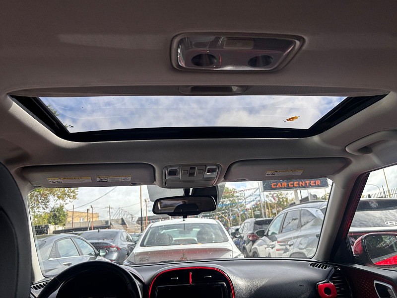 2022 Kia Soul photo 27 of 30