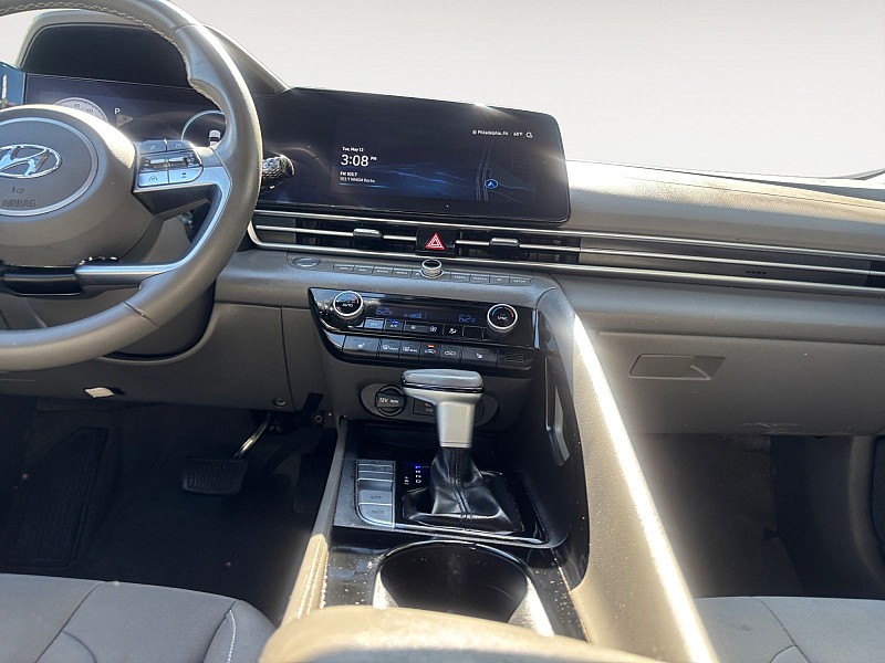 2023 Hyundai Elantra SEL IVT Red at Royal Car Center