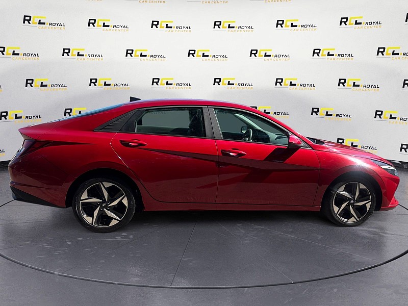 2023 Hyundai Elantra SEL IVT Red at Royal Car Center